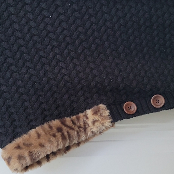 Sweater - Picture 2 of 2